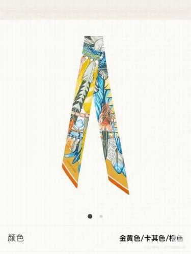 爱马仕Hermes “太平之舞”Twilly小丝巾Twilly小丝巾 100%桑蚕丝 这款小巧的真丝配饰佩戴方式千变万化，可为您的日常造型增添灵动妙趣法国制造设