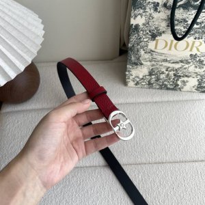 dior新款腰带，采用精致头层皮制作，手感柔软，舒适细腻，精品五角星珍珠扣，，精致优雅，时尚大方。宽2.0Cm