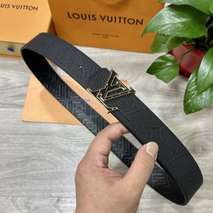 Lv.路易威登 宽40Mm双面原版小牛皮 搭配单钌钯电镀扣 完美的手感.油边 出众的设计.风格 高贵奢华 时尚大方 高清实拍 货真价实 品质保证 双面用