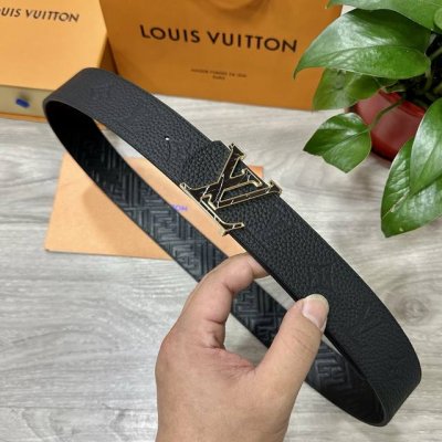 Lv.路易威登 宽40Mm双面原版小牛皮 搭配单钌钯电镀扣 完美的手感.油边 出众的设计.风格 高贵奢华 时尚大方 高清实拍 货真价实 品质保证 双面用