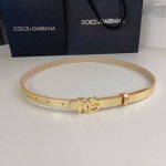 D&G 杜嘉 班纳双面小牛皮腰带，缀以电镀金属 Dg 徽标搭扣。简约百搭，精品宽度1.5Cm，
