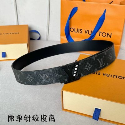 驢家新品 寬度40Mm 驢家早春新品腰帶系列 意大利原廠皮料 扣頭採用雙拼視覺效果工藝 全方位精打細磨 精密度厚金電鍍 雙面用