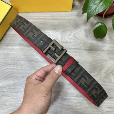 Fendi芬迪专柜同款 宽4.0Cm 双环正反用腰带 Ff按钉搭扣 红色Cuoio Romano皮革材质 反面面料带有烟草黄和黑色Ff图案 黑色珐琅金属饰面 时
