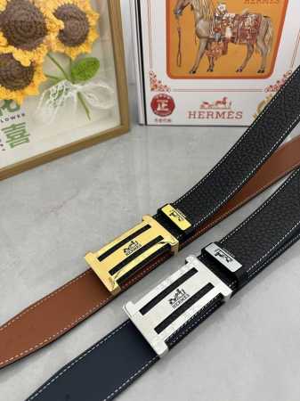品名：Versace.范思哲 材质：原单牛皮腰带 百分百头层牛皮腰带保证真皮，24K纯钢扣，专柜原单品质、做工精细，时尚大牌，送人自用首选 包装： 请认准如图专 - 点击图像关闭