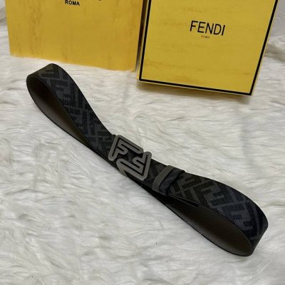 Fendi 芬迪 专柜同款 宽4.0Cm 双环正反用腰带 Ff按钉搭扣 灰色Cuoio Romano皮革材质 反面面料带有烟草黄和黑色Ff图案 黑色珐琅金属饰面