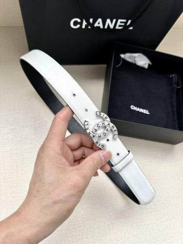 特 宽度3.0Cm Chanel 香奈儿两面原版碰纹牛皮搭配金 银色精品五金配件！