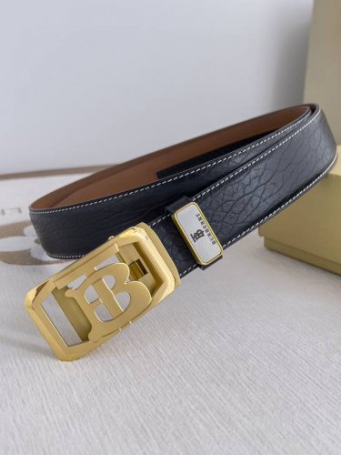 品名：巴宝莉.Burberry 腰带自动带 皮带 型号：自动扣，纯钢材质自动扣，自动带身，双面头层牛皮 材料：百分百头层牛皮，保证真皮。24K纯钢扣专柜同等质量