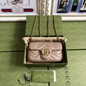 顶配版 原厂皮 配绿盒 正品开模，纯铜五金 Gucci新款专柜品质，顶级原单货，实物实拍！款号：476433！颜色：奶茶，黑色，米白，红色，浅绿！尺寸：宽16.