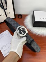 宽度3.8Cm Gucci 經典款G家花面带身 頭層皮底；搭配原單镶钻鋼扣 採用精挑細選進口頂級牛皮，手感柔軟細膩！做工精緻 商務既有時尚的男士 女士腰帶