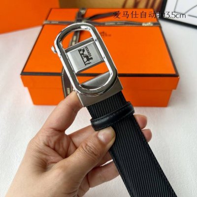 特 品牌：爱马仕新款进口小牛皮，手感细腻柔软。搭配纯钢自动精品钢扣，男士必备！宽度：3.5Cm