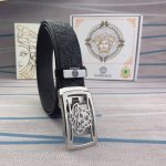 品名：Versace.范思哲 自动带 材质：原单牛皮腰带 百分百头层牛皮腰带保证真皮，24K纯钢扣，专柜原单品质、做工精细，时尚大牌，送人自用首选 包装： 请认