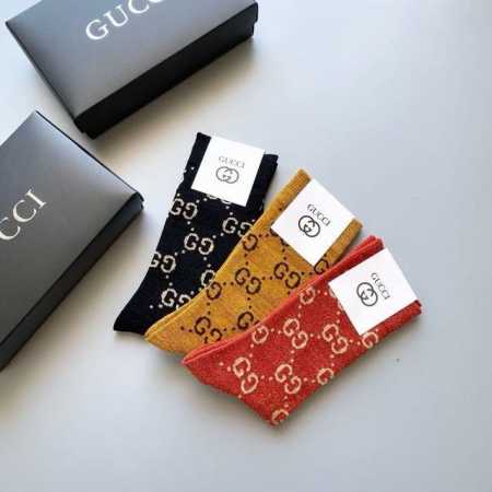 特 Gucci 古奇炒鸡火爆的款式 一盒五双 G家专柜一直在售的经典款，纯棉织造，加上闪闪金丝线，实物超漂亮，上脚柔软舒适，吸汗透气性超 Ins超火爆小单品，大 - 点击图像关闭