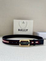 Bally 巴利 专柜新款荔枝纹皮 男士休闲布配皮双用腰带 宽3.4Cm这款帆布腰带饰以蓝色和奶油色迷幻火车条纹，搭配蓝色皮表面，B字 搭扣更显纤细，采用钛金属
