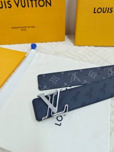 路易威登Lv 正品规格 原单品质 专柜防水面料 压花头层牛皮 38Mm 精品钢扣 秋冬爆款单品 DDD