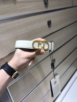 配送专柜包装 打孔针 特批 宽30Mm，原单进口双面头层牛皮，搭配原单钌钯电镀F扣，支持Nfc手感.油边近乎完美，原产皮料定制，质感无可挑剔，出众的细节，高清实
