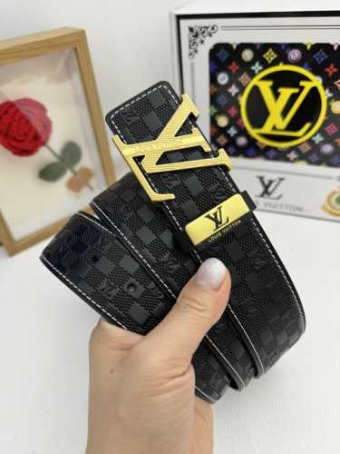 品名：Lv..路易..威登原单 材质：原单牛皮腰带 百分百头层牛皮腰带保证真皮，24K纯钢扣，专柜原单品质、做工精细，时尚大牌，送人自用首选包装： 请认准如图专