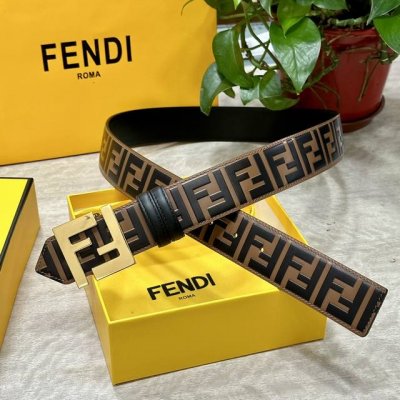 Fendl 芬迪 专柜同款 宽40Mm 标志造型宽皮带。钉扣式带扣。棕色小牛皮制成。印有浮雕手绘黑色与棕色 Ff 图案。镀金表面金属制品，品质保证。