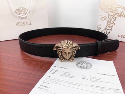 特P200 宽度4.0Cm Versace（范思哲）新款珍珠纹皮底/双面头层 ：手感柔软、此款腰带配有醒目的美杜莎头像搭扣，可为任何造型增添几分立体雅致效果。