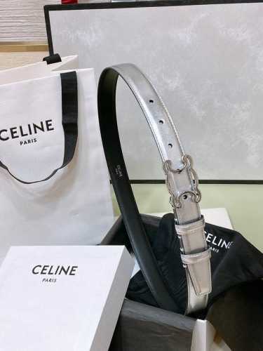 特 Celine 24 中号triomphe Taurillon皮革腰带 青铜色 Taurillon.中腰，银色饰面金属件、亮面牛皮腰带 咖啡色！Triomph