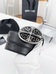 克罗心 宽度4.0Cm 是一款明星网红爱不释手品牌； 采用精选双面头层牛皮制作， 由选料到制作都是经过精心筛选， 搭配复古五金元素点缀。 呈现出独特、个性、潮流