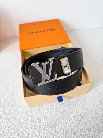 品名 Lv..路易..威登腰带皮带原单 型号 挂扣 经典纯钢材质挂扣 头层牛皮 图片实物拍摄 材料 头层牛皮 挂扣系列 纯钢材质扣头 钯镀电镀工艺永不掉色 原版 - 点击图像关闭