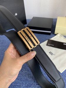 品牌 万宝龙 550102自动。 描述 双面原版皮，这款饰有带扣的腰带配以水牛皮衬里，覆以Monogram 牛皮。展现细腻的品牌特质，是牛仔裤的理想配件 字母带