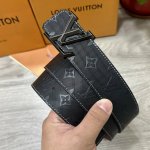 p200 Lv.路易威登 宽40Mm双面原版小牛皮 搭配单钌钯电镀扣 完美的手感.油边 出众的设计.风格 高贵奢华 时尚大方 高清实拍 货真价实 品质保证 双面