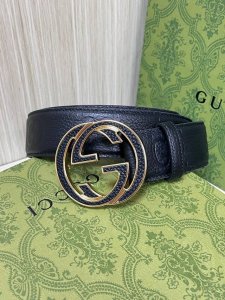 4.0宽小牛皮经典压花 ，专柜新版Logo横标，原版进小皮底，精品双G贴皮铜扣 高端品质，实物实拍。