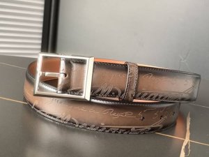 Berluti 布鲁提 新款上新 最新款男士腰带，高端质感感受，顶级擦色小牛皮质感极好，五金Logo立体分明，欧美风格走马蜡线手工缝制，色泽高端