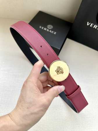 宽度4.0Cm Versace 范思哲 此款两面牛皮腰带的搭扣饰有品牌标志性的金 银色镜面光virtus五金配件。 - 点击图像关闭