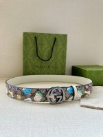 特 宽度3.8Cm Gucci Gg Marmont系列每一季都会推陈出新，为灵感源于70年代的标志性 旋转Gg配件注入宠物现代精髓。这款Gg Supreme帆