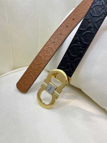 Ferragamo菲拉格慕男士专柜对版金属扣，头层牛皮双面外用腰带，商务通勤休闲场合均适合佩戴。3.5Cm。
