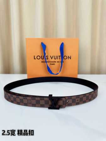 Louis Vuitton 2.5Cm宽经典皮带，采用标志性Monogram设计，搭配抛光钢质Lv字母扣。精选牛皮材质，棕色系配色百搭实用，精湛工艺诠释法式奢华 - 点击图像关闭