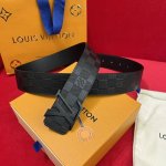 Louls Vuitton 路易威登 男士腰带 带身采用进口牛皮压格子 搭配