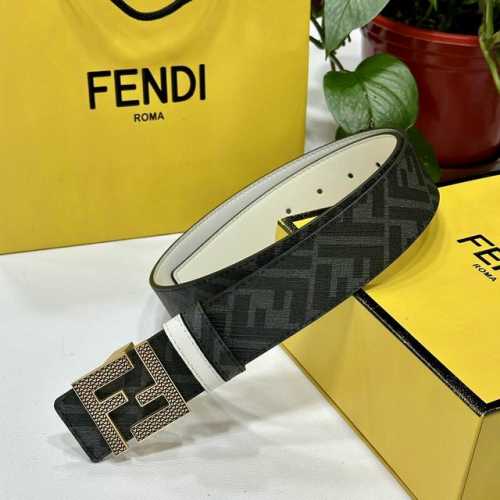 Fendi 芬迪 专柜同款 宽4.0Cm 双环正反用腰带 Ff按钉搭扣 白色Cuoio Romano皮革材质 反面面料带有烟草黄和黑色Ff图案 四方金属饰面 时