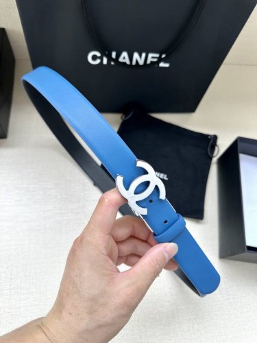 宽度3.0Cm Chanel香奈儿 旋转 双C小牛皮与银色 枪色 金色金属腰带 多颜色女款腰带搭配 此五金可旋转使用 带身均两面颜色