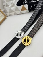 品名：杰尼亚 原单 自动带 材质：原单牛皮腰带 百分百头层牛皮腰带保证真皮，24K纯钢扣，专柜原单品质、做工精细，时尚大牌，送人自用首选 包装： 请认准如图专柜