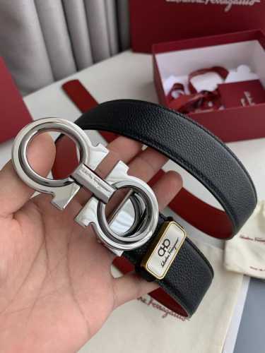 品名：菲拉格慕.Ferrgamo原单 型号：挂扣，原版经典双色挂扣，银枪，实物拍摄，头层牛皮 材料：百分百头层牛皮，保证真皮。双面可用专柜同等质量，原版经典篮球