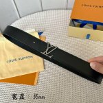 Lv S-Lock系列 宽度3.5Cm 精致的字母搭扣 搭配品牌專用小牛皮压横纹标识 双面用