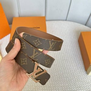 原版包装 L0Uis Vuitt0N 今季新品 驴家女士原單腰帶 寬度30毫米 定制经典帆布面料搭配小荔枝纹小牛皮底 全新开模双层滴胶款五金 可双面佩戴 多色可