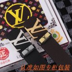 品名：Lv·路易斯登·原单·P200 材料：百分百头层牛皮，保证真皮。专柜原单品质、做工精细，送人自用首选 包装： 请认准如图专柜包装，赠送打孔器，银联发票，宽