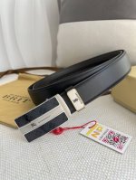 品名：巴宝莉.Burberry 腰带自动带 皮带 型号：自动扣，纯钢材质自动扣，自动带身，双面头层牛皮 材料：百分百头层牛皮，保证真皮。24K纯钢扣专柜同等质量