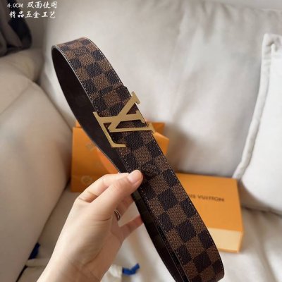 同步 Lv路易男士 宽度4.0 Cm 简单大方 精品五金 双面使用 佩戴效果非常不错 送礼自用最佳推荐