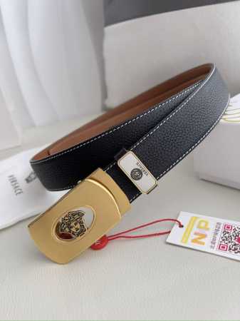 品名：范思哲.Versace.皮带腰带自动皮带 型号：自动带，纯钢材质经典人头自动扣，图片实物拍摄 腰带：百分百头层牛皮，自动带身，保证真皮。24K纯钢扣永不掉 - 点击图像关闭
