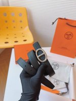 特 Hermes 爱马仕 & Swift和Epsom小牛皮双面皮腰带24毫米，以精湛的细节工艺；打造匠心之物，传承优雅时尚气息。