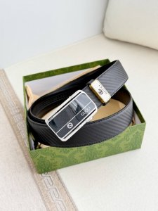 品名：古奇.Gu...Cci 腰带自动带 皮带 型号：自动扣内穿款，纯钢材质自动扣，自动带身，尾部外穿款 材料：百分百头层牛皮，保证真皮。24K纯钢扣专柜同等质