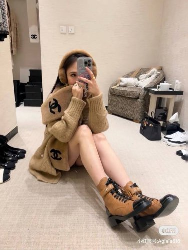 男女同款疯狂打Call值得拥有 人间白富美,网红明星同款 香奈儿滑雪耳罩，日常保暖出行必备 滑雪日常凹造型简直太赞了 保暖打气物件 高颜值 自留黑白拼色 可以戴