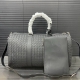 Bottega Veneta 葆蝶家 Bv手工编织二合一 男士旅行袋 机场包 手提包袋经典百搭 实物拍摄 原厂原版面料 配送防尘袋 47 X 27 Cm。