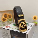品名：古奇.Gu...Ci 材质：原单牛皮腰带 专柜原单品质、做工精细，时尚大牌，送人自用首选 包装： 请认准如图专柜包装赠送打孔器手提袋专柜礼盒宽度3.8Cm