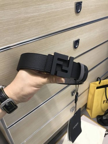 特 配送专柜包装 打孔针 新款 Fd 宽38 Mm 支持Nfc 芯片扫描，标志造型皮带，原版双层黑片F铆钉扣，原版进口荔枝纹配制铁灰色F压纹制成，手感柔软，镀金